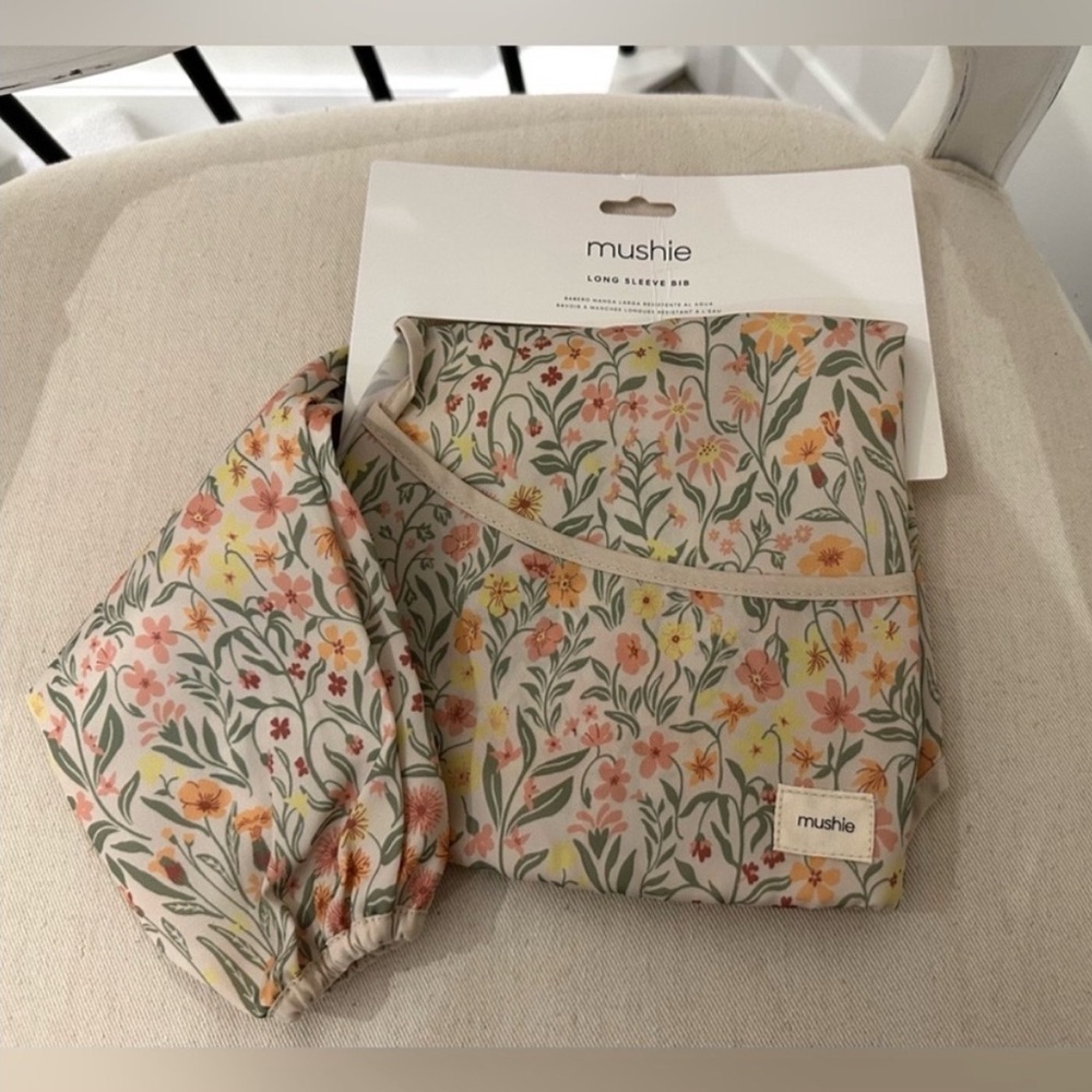Baby Mushie NWT Long Sleeve Bib Pastel Blooms